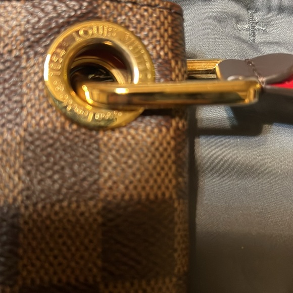 Louis Vuitton South Bank Besace - Picture 14 of 17